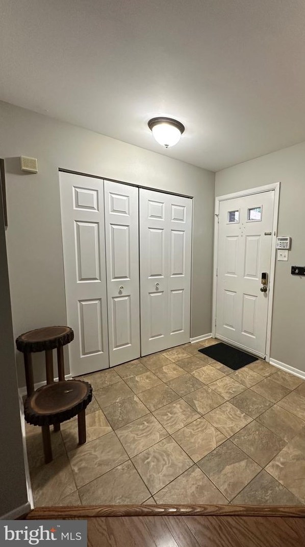 9821 Owens Ct, Fairfax, VA 22031