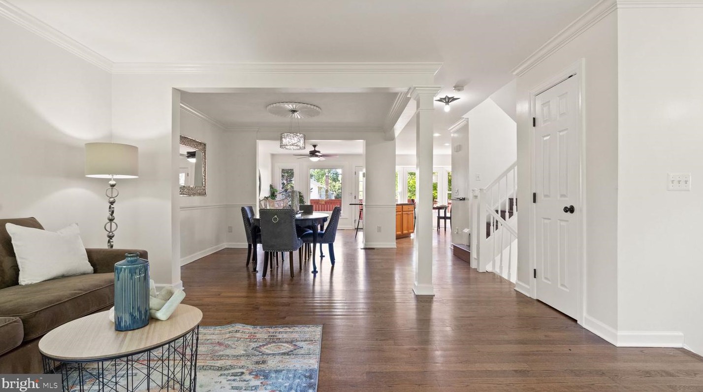 12782 Dogwood Hills Ln, Fairfax, VA 22033