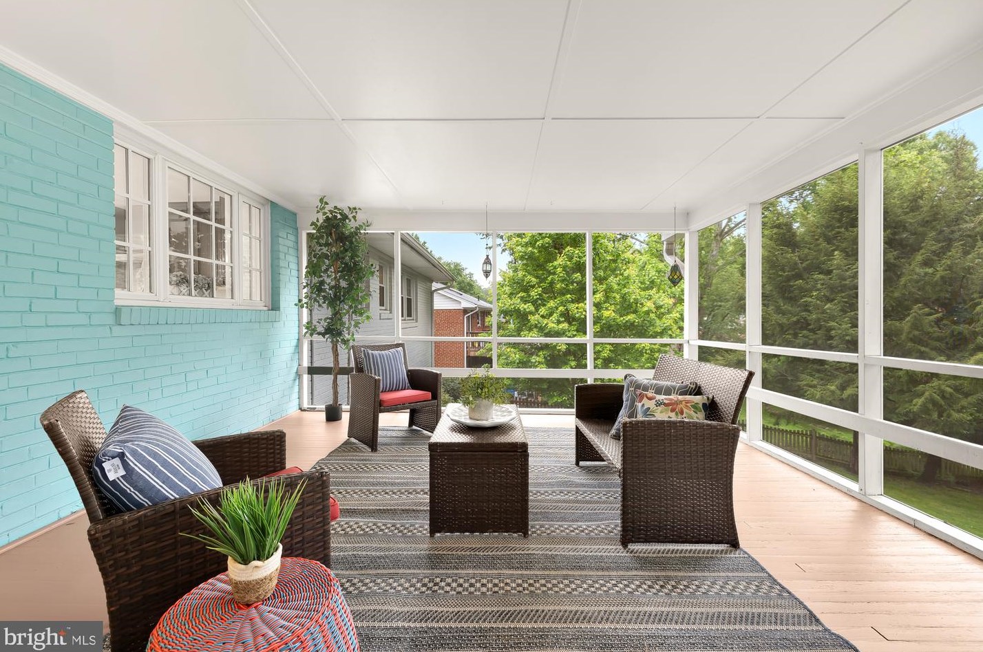 1437 Cola Dr, Mc Lean VA  22101-3158 exterior