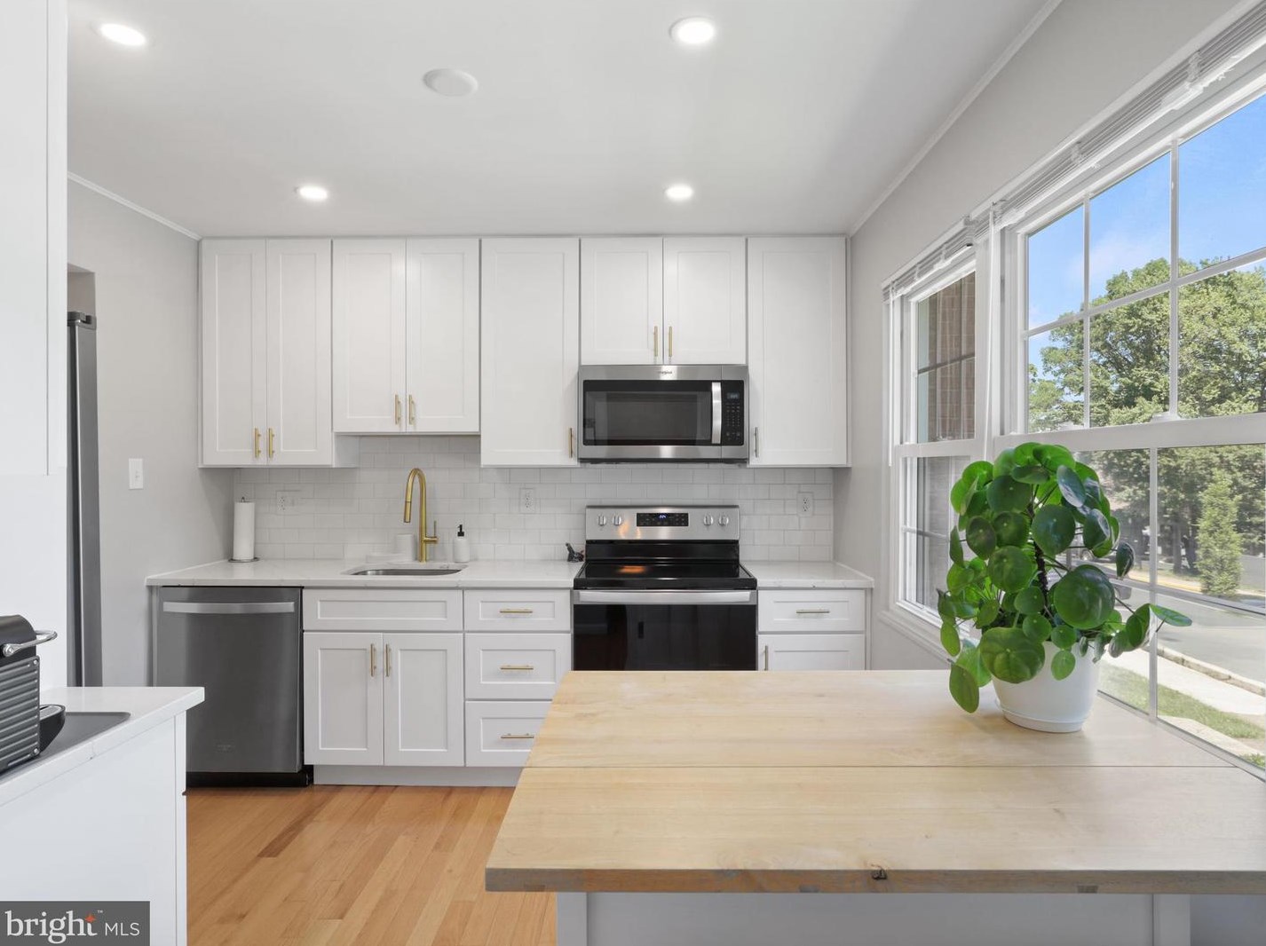 2802 Hyson Ln, Falls Church VA  22043-3520 exterior