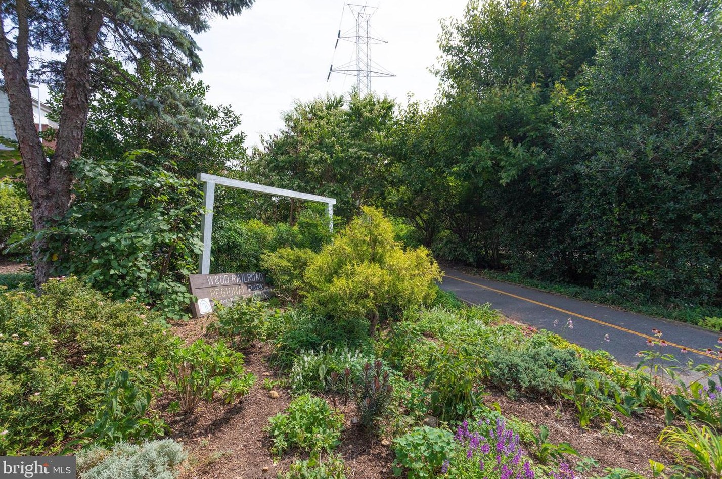 2231 Malraux Dr, Vienna VA  22182-5042 exterior