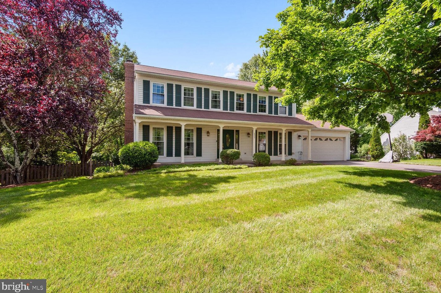 4632 Sand Rock Ln, Fairfax, VA 20151-2470