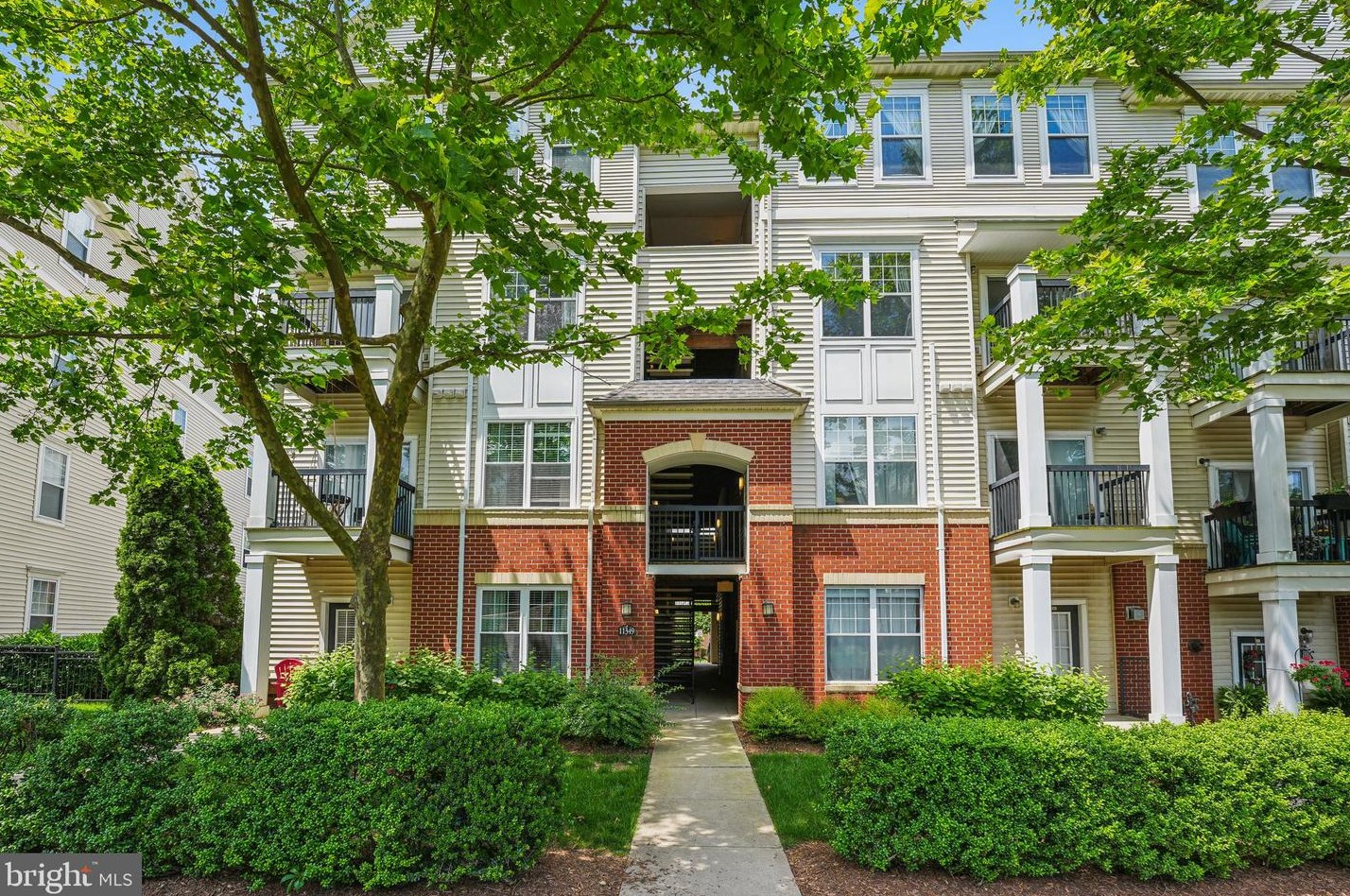 11349 Aristotle Dr #6-404, Fairfax, VA 22030