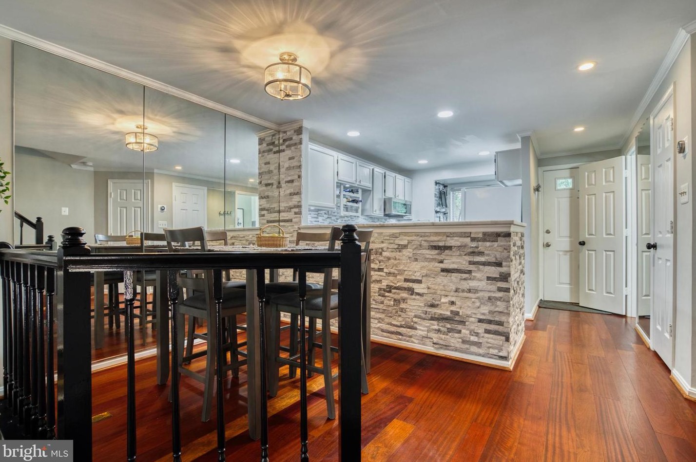 6113 Liverpool Ln, Alexandria VA 22315-4720 exterior