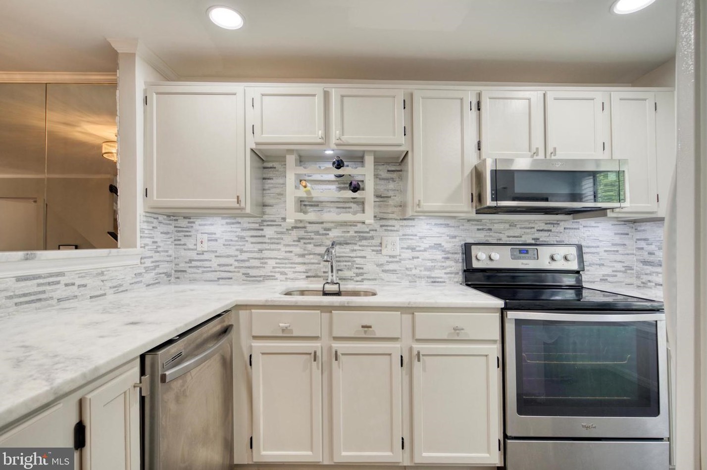 6113 Liverpool Ln, Alexandria VA 22315-4720 exterior