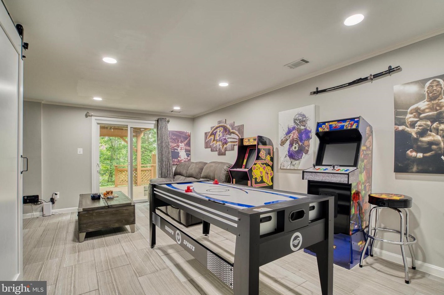 6113 Liverpool Ln, Alexandria VA 22315-4720 exterior