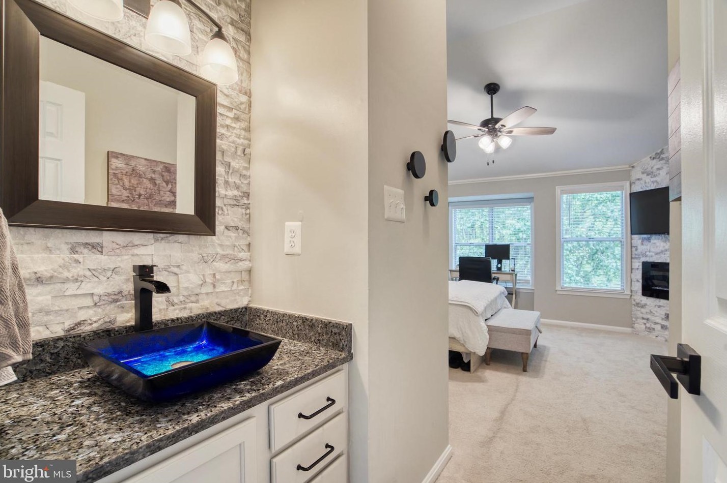 6113 Liverpool Ln, Alexandria VA 22315-4720 exterior