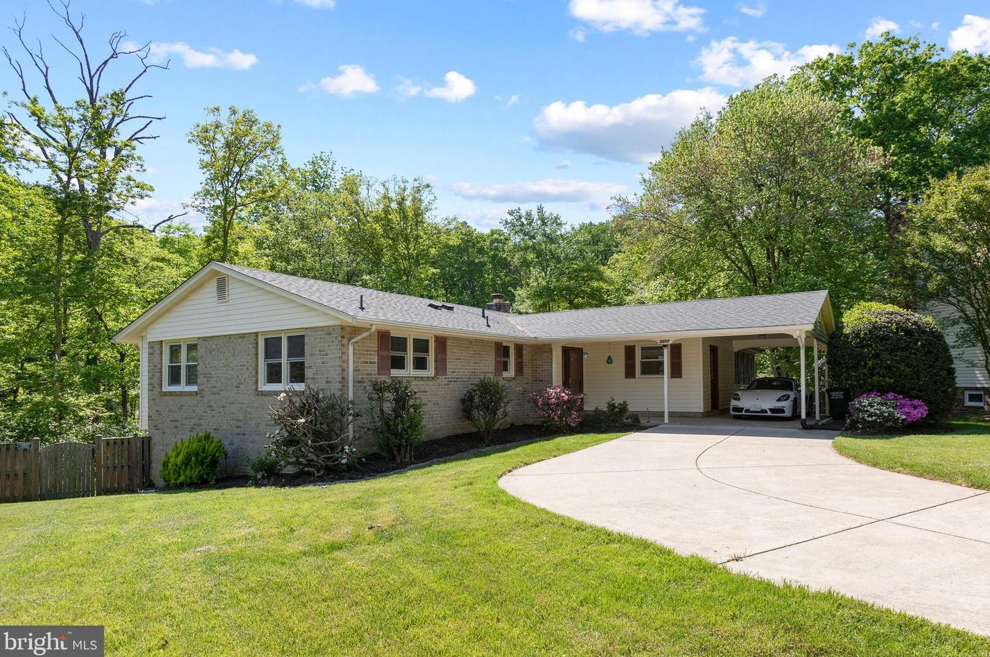 5217 Pumphrey Dr, Fairfax, VA 22032