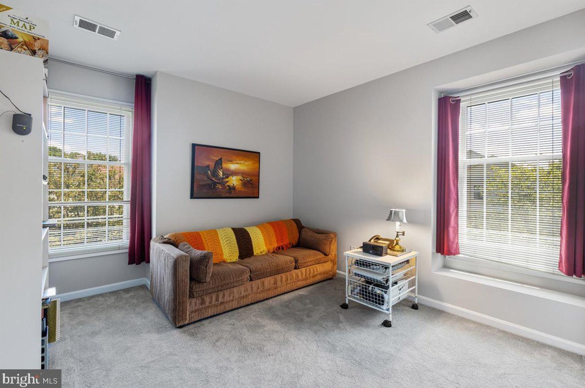 6510 Palisades Dr, Centreville VA  20121-3811 exterior