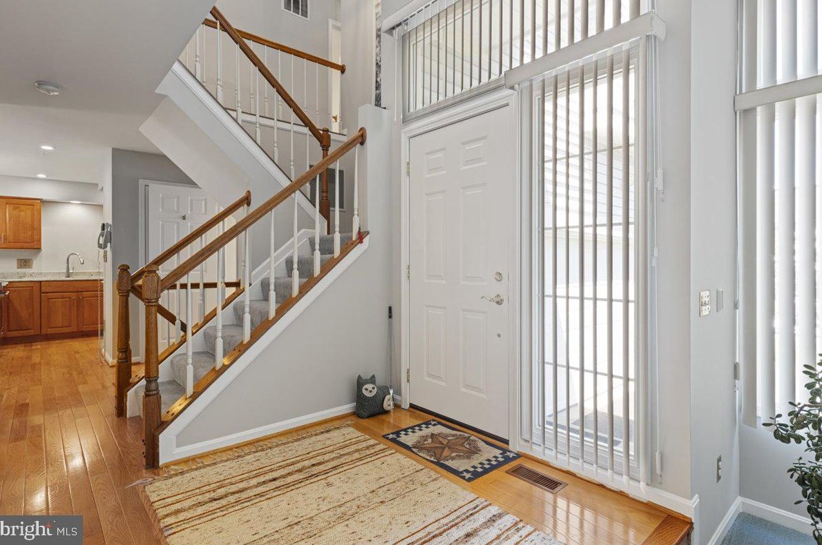 6510 Palisades Dr, Centreville VA  20121-3811 exterior
