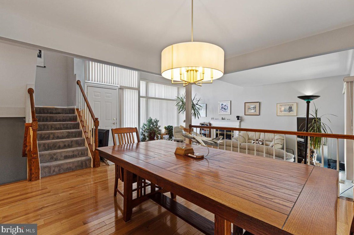6510 Palisades Dr, Centreville VA  20121-3811 exterior