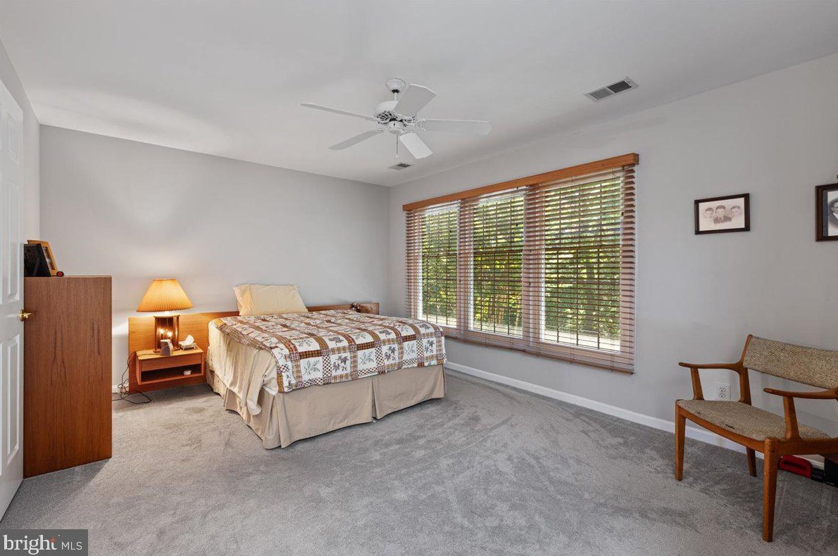 6510 Palisades Dr, Centreville VA  20121-3811 exterior