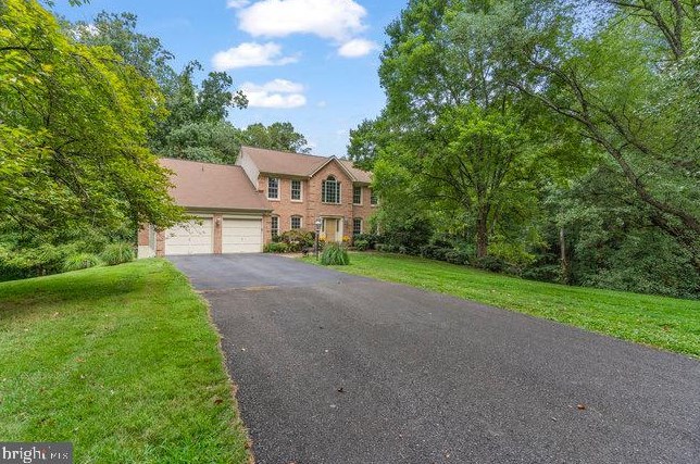 9828 Faust Dr, Vienna, VA 22182