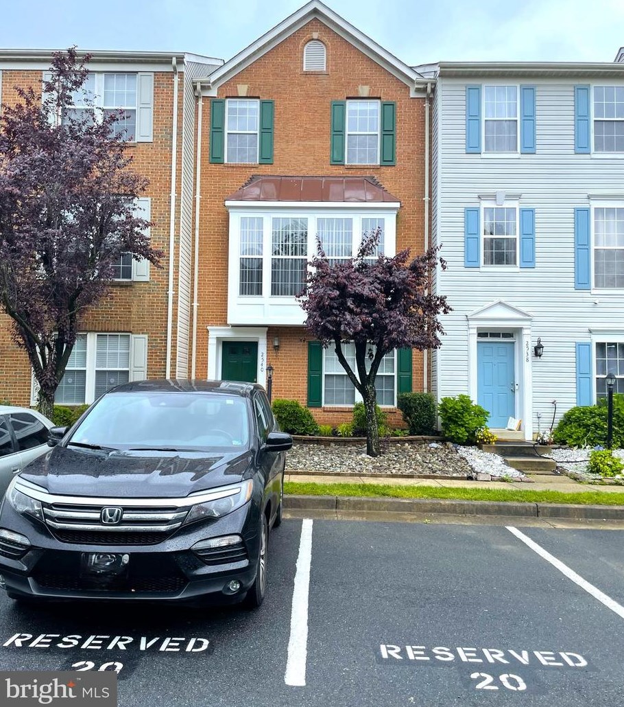 2540 Banshire Dr, Herndon, VA 20171