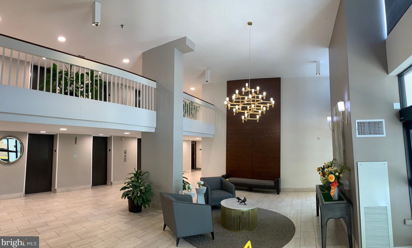2300 Pimmit Dr Apt 410, Falls Church, VA 22043