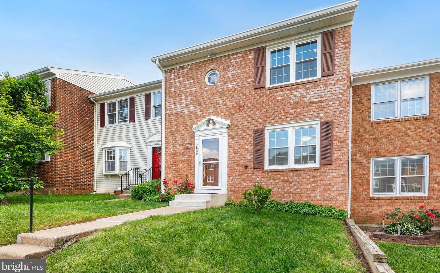 13809 Newport Ln, Fairfax, VA 20151