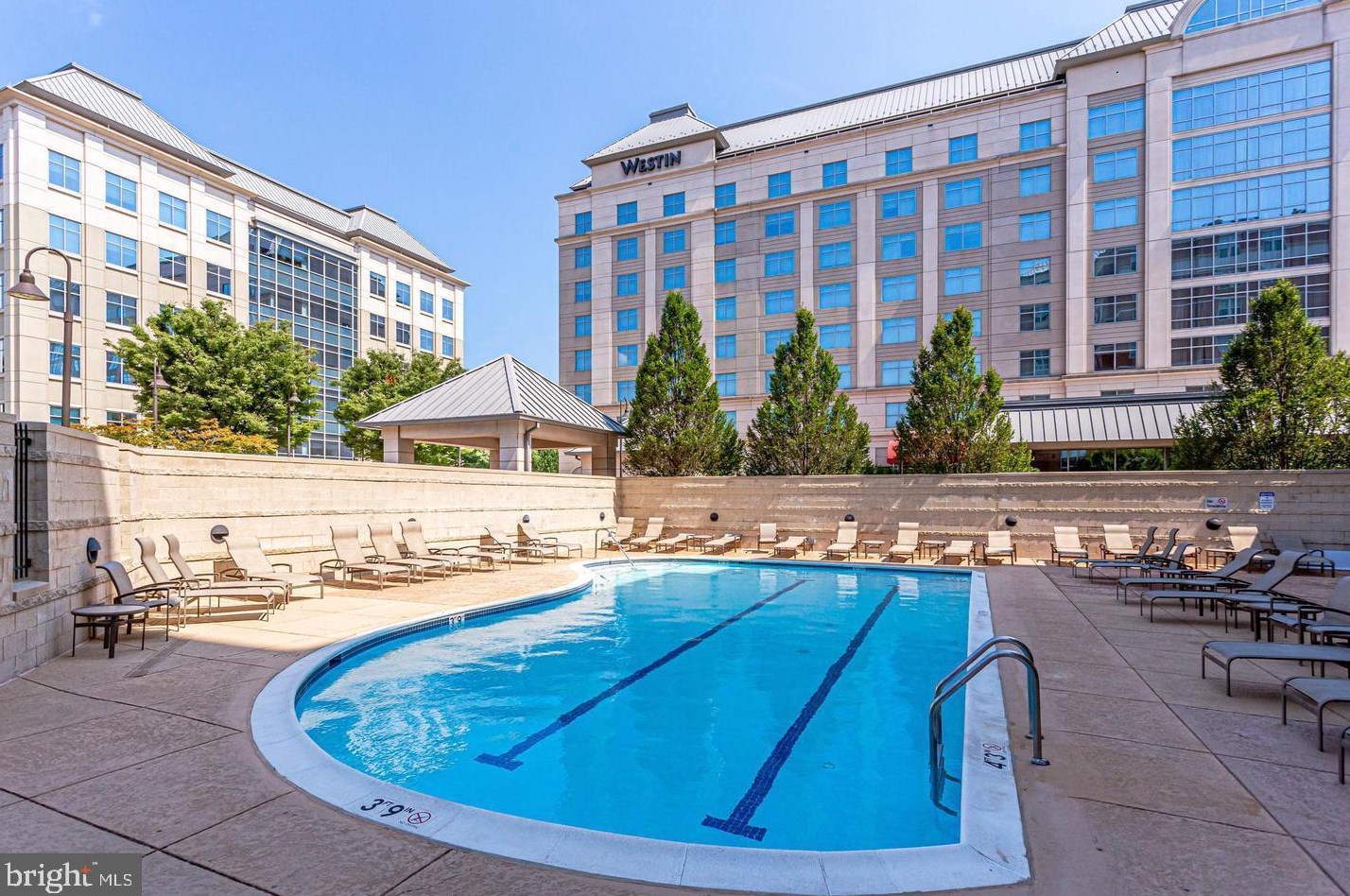 11770 Sunrise Valley Dr, Herndon VA 20191-1404 exterior