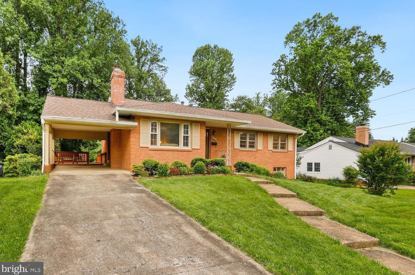 7527 Fairwood Ln, Falls Church, VA 22046