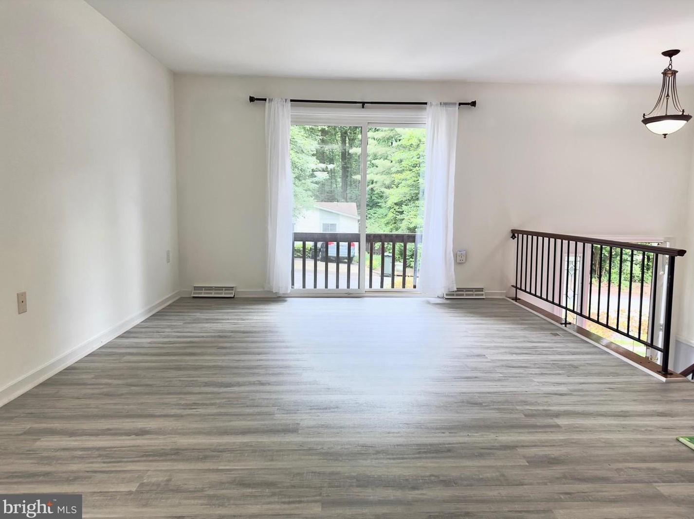 2364 Old Trail Dr, Herndon, VA 20191