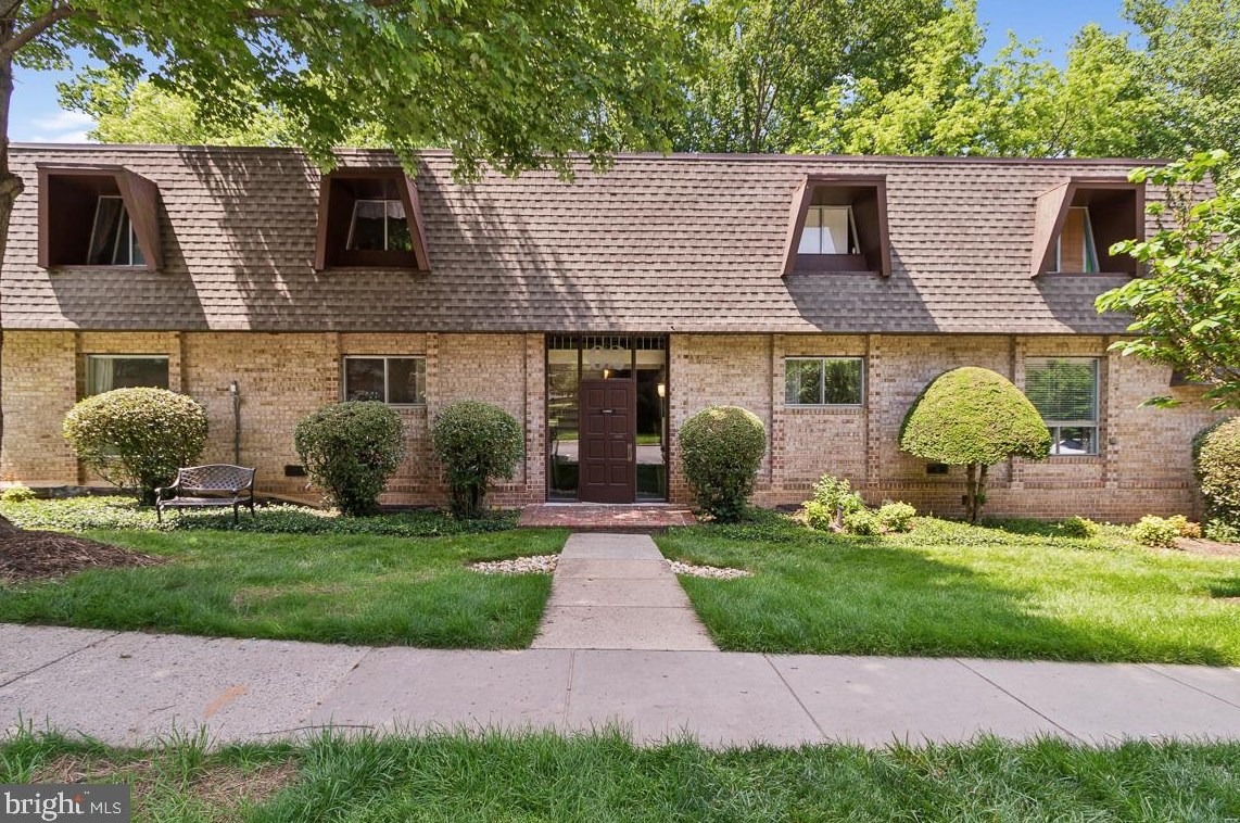 11602 Vantage Hill Rd #11b, Herndon, VA 20190