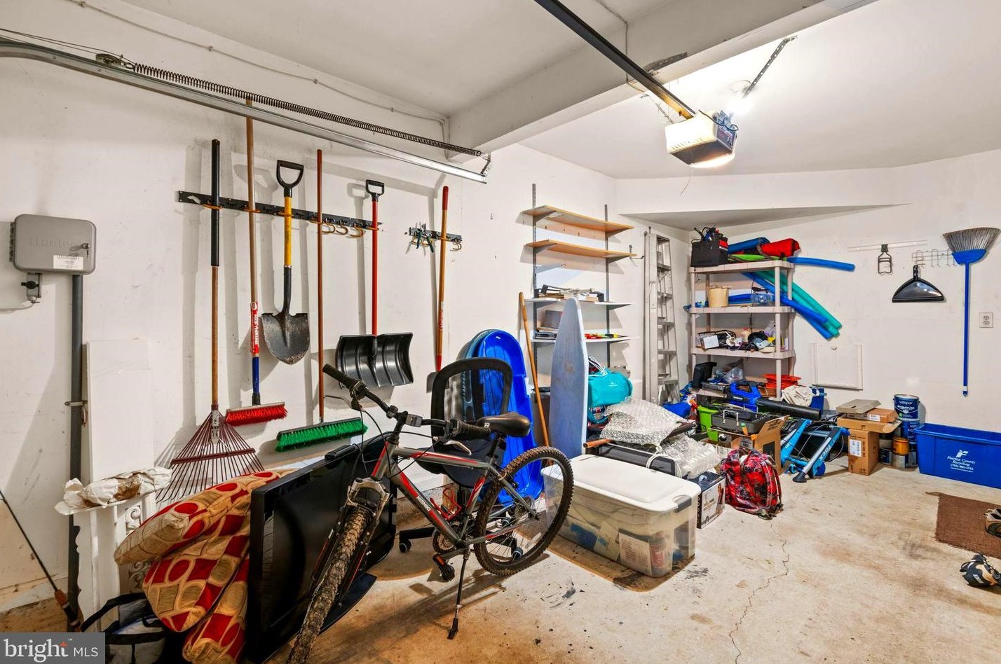 6211 Gentle Ln, Alexandria VA 22310-2260 exterior