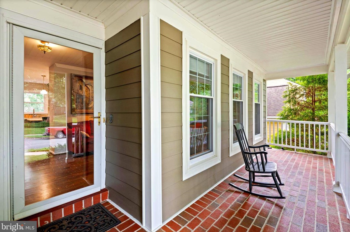 6211 Gentle Ln, Alexandria VA 22310-2260 exterior