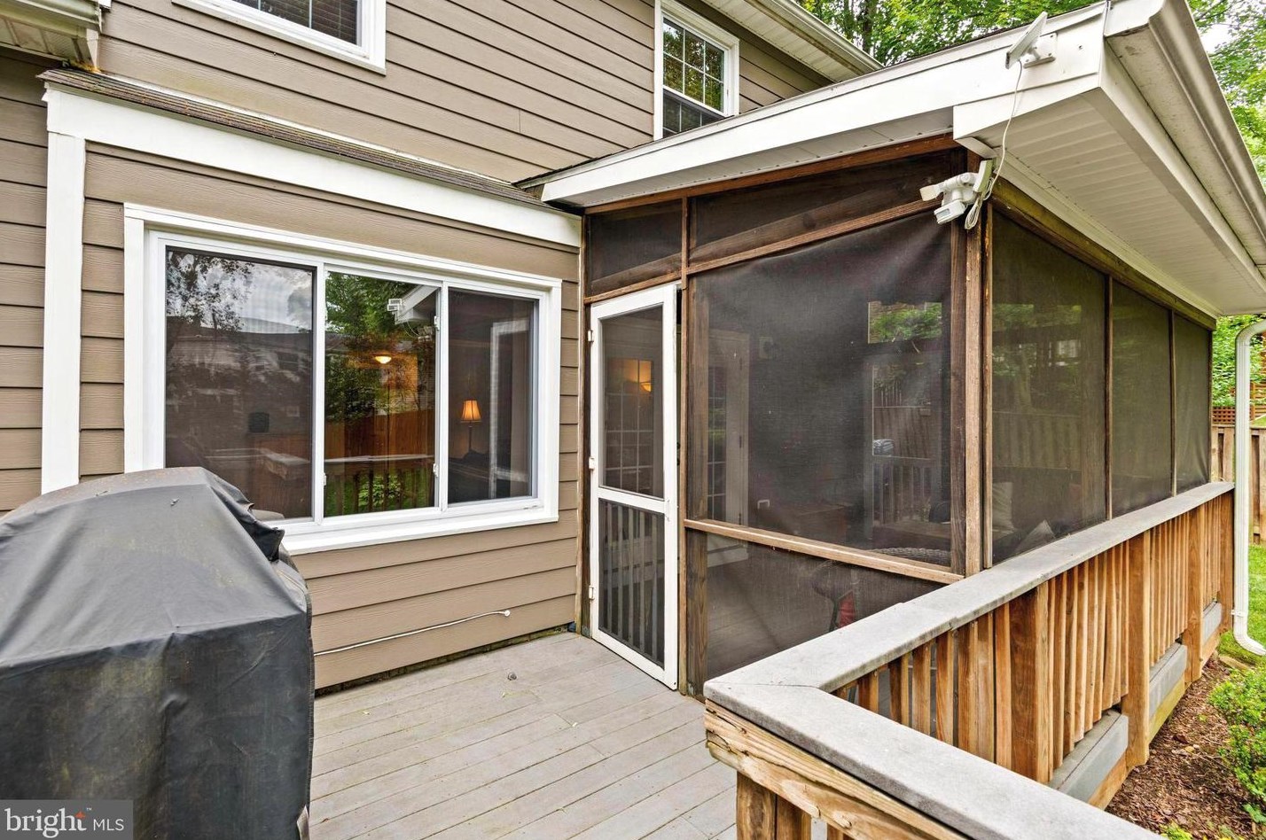 6211 Gentle Ln, Alexandria VA 22310-2260 exterior