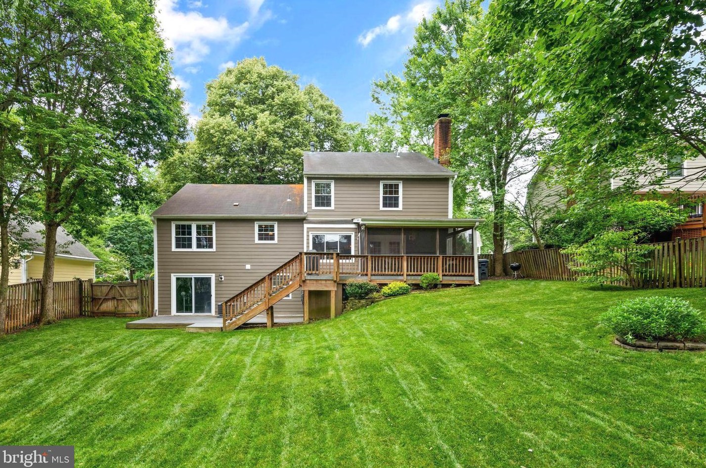 6211 Gentle Ln, Alexandria VA 22310-2260 exterior