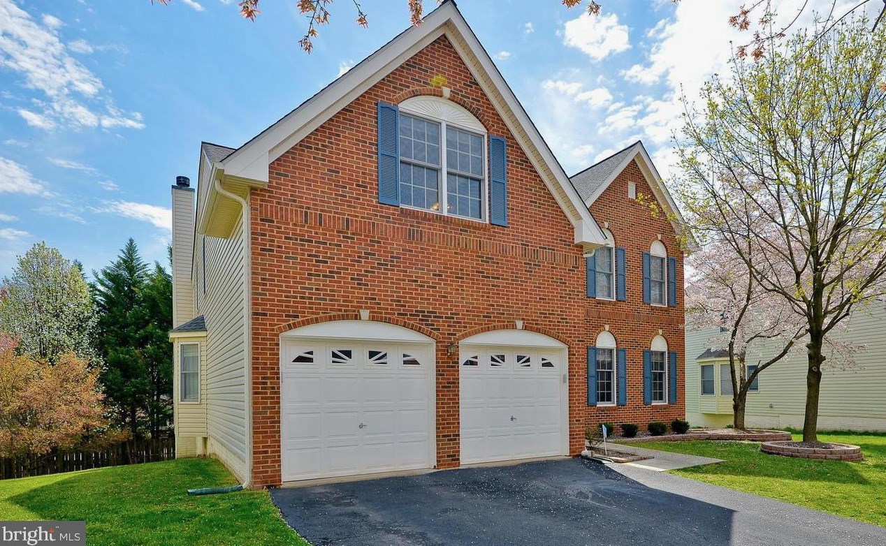 2821 Thistleberry Ct, Herndon, VA 20171