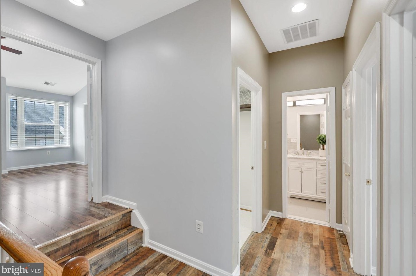 13565 Cedar Run Ln, Herndon VA 20171-3263 exterior