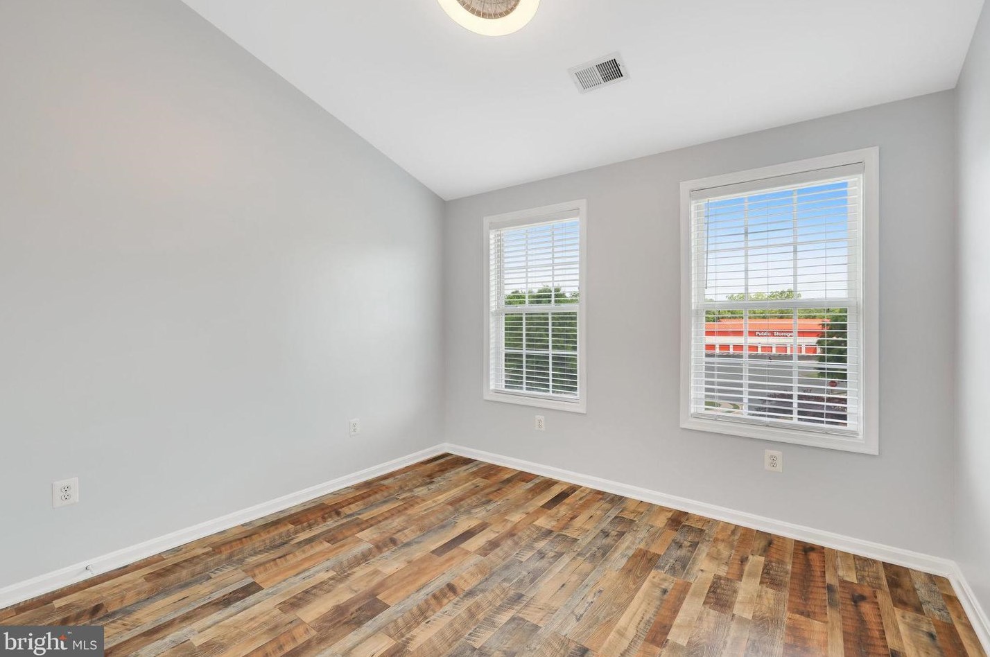 13565 Cedar Run Ln, Herndon VA 20171-3263 exterior