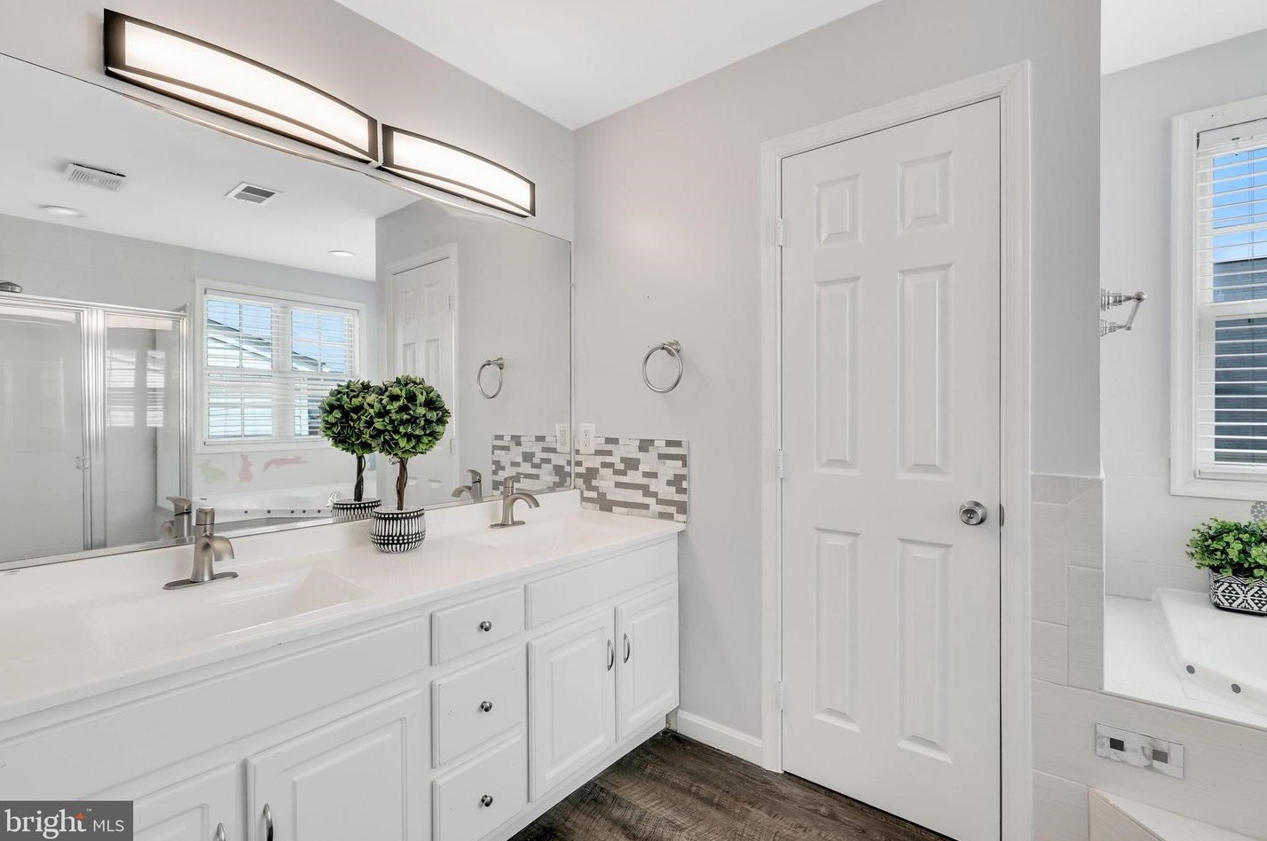 13565 Cedar Run Ln, Herndon VA 20171-3263 exterior