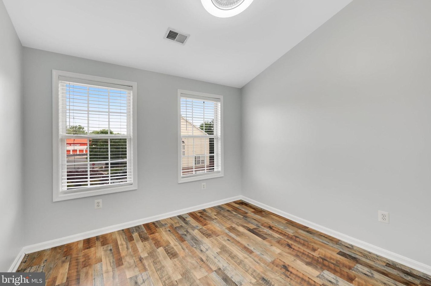 13565 Cedar Run Ln, Herndon VA 20171-3263 exterior