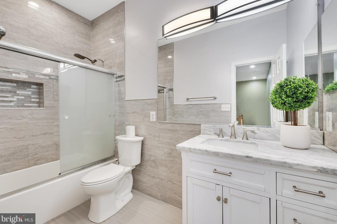 13565 Cedar Run Ln, Herndon VA 20171-3263 exterior