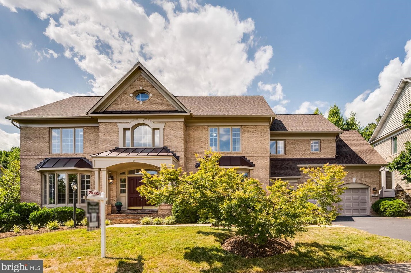 1432 Carrington Ridge Ln, Vienna, VA 22182-1754