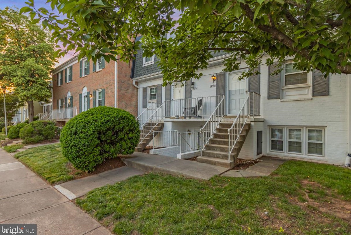 14406 Turin Ln, Centreville, VA 20121-2243