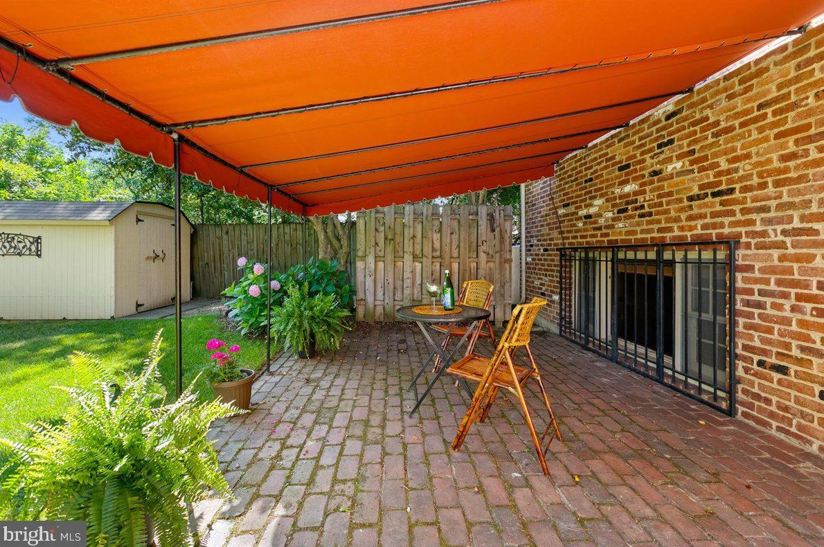 6707 Beddoo St, Alexandria VA 22306-6605 exterior