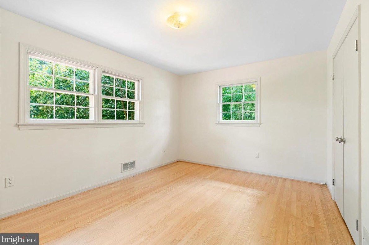 6707 Beddoo St, Alexandria VA 22306-6605 exterior