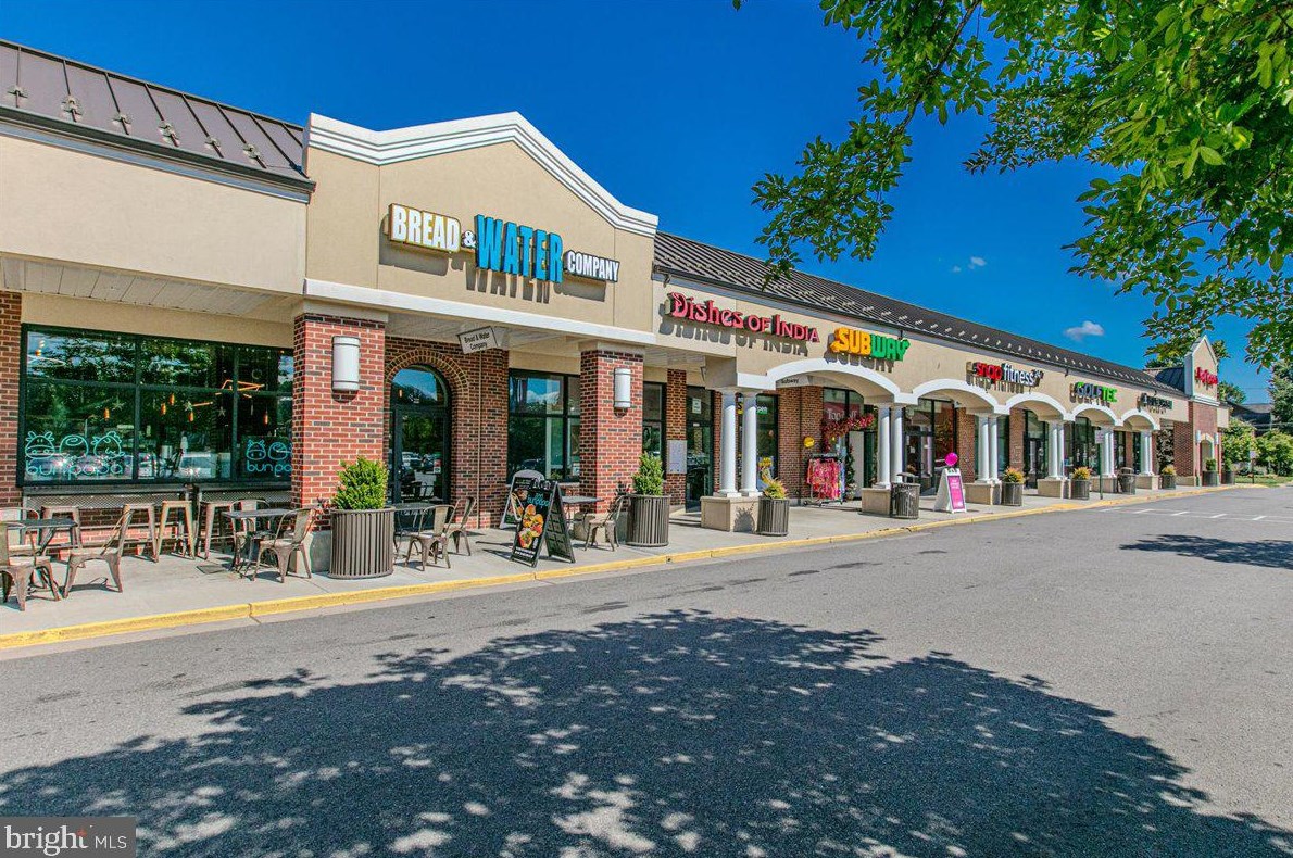 6707 Beddoo St, Alexandria VA 22306-6605 exterior