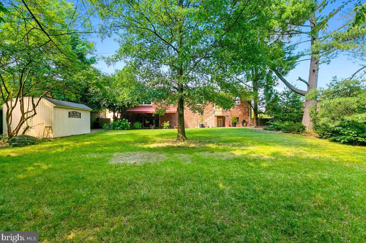 6707 Beddoo St, Alexandria VA 22306-6605 exterior