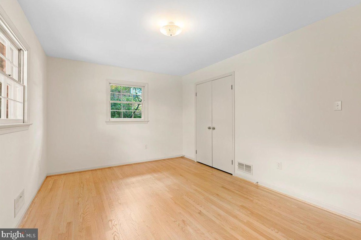 6707 Beddoo St, Alexandria VA 22306-6605 exterior