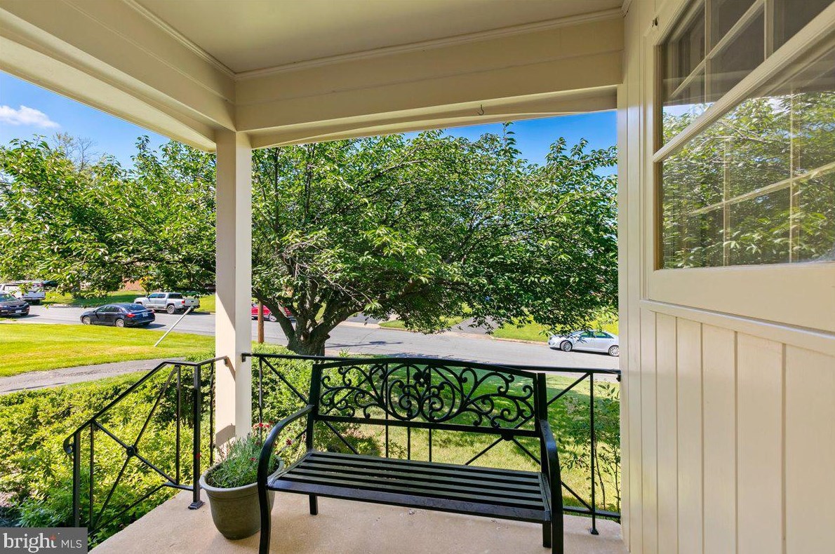 6707 Beddoo St, Alexandria VA 22306-6605 exterior