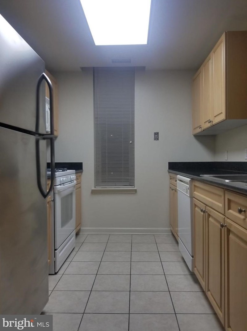 2726 Gallows Rd #419, Vienna, VA 22180