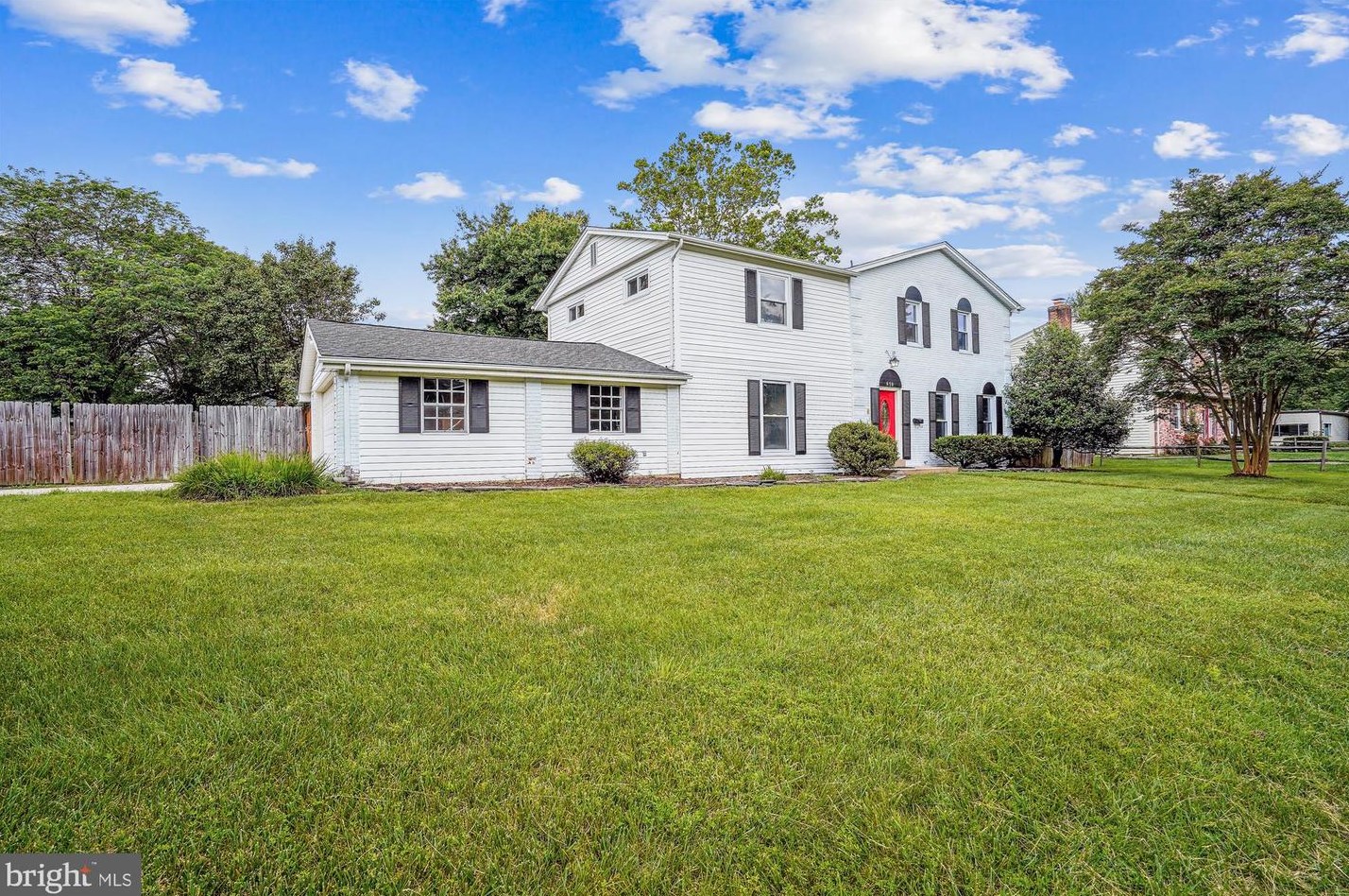 650 Stuart Ct, Herndon, VA 20170-5435