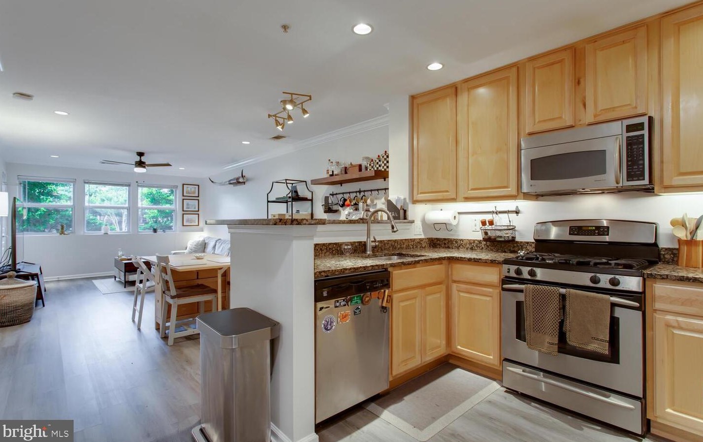 12000 Market St #t73, Herndon, VA