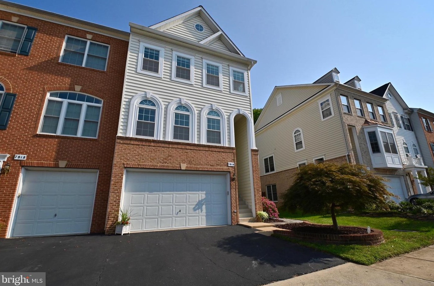 7816 Locust Leaf Ln, Alexandria, VA 22315-6118