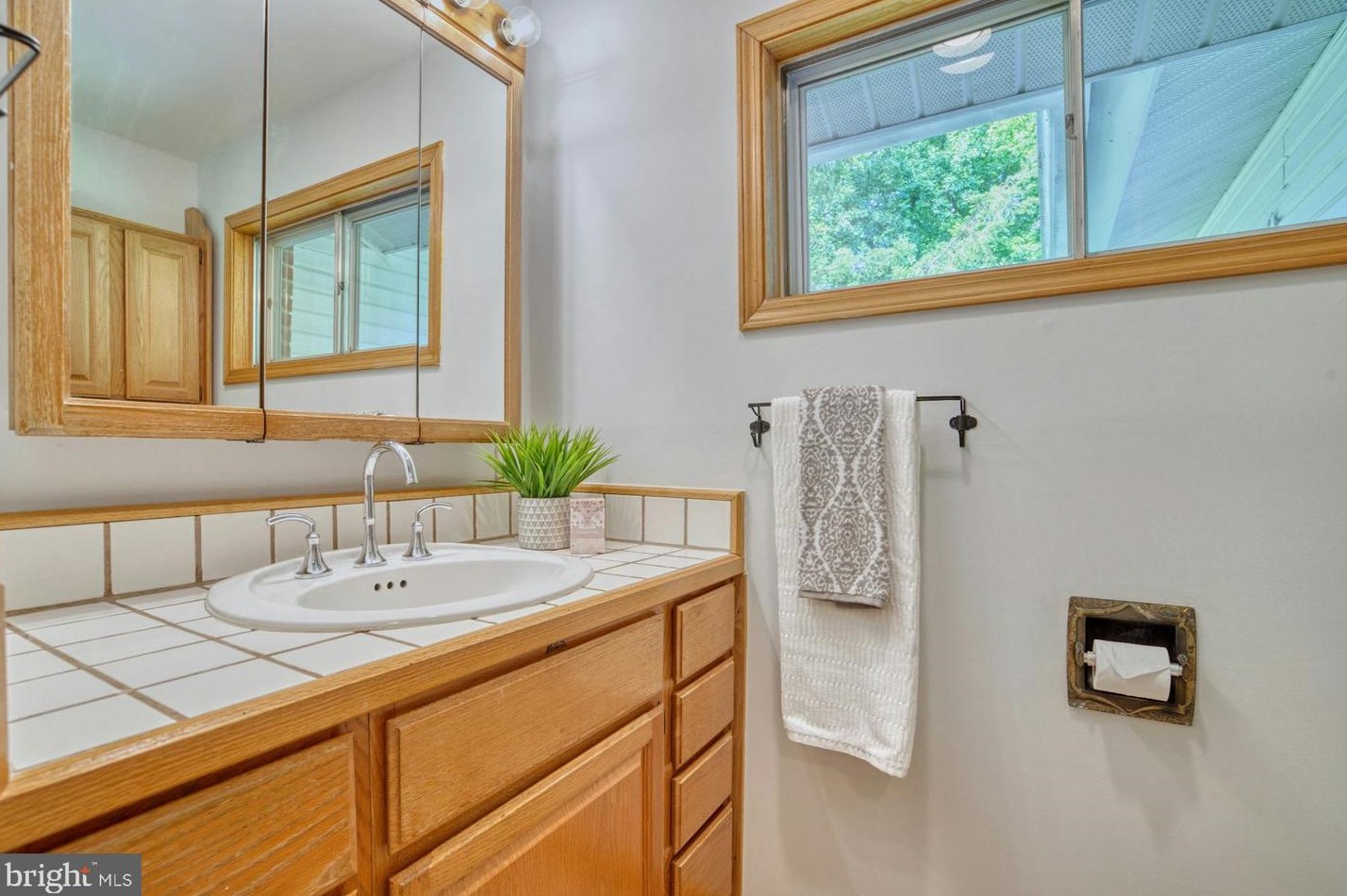 4201 Christine Pl, Alexandria VA 22311-1109 exterior