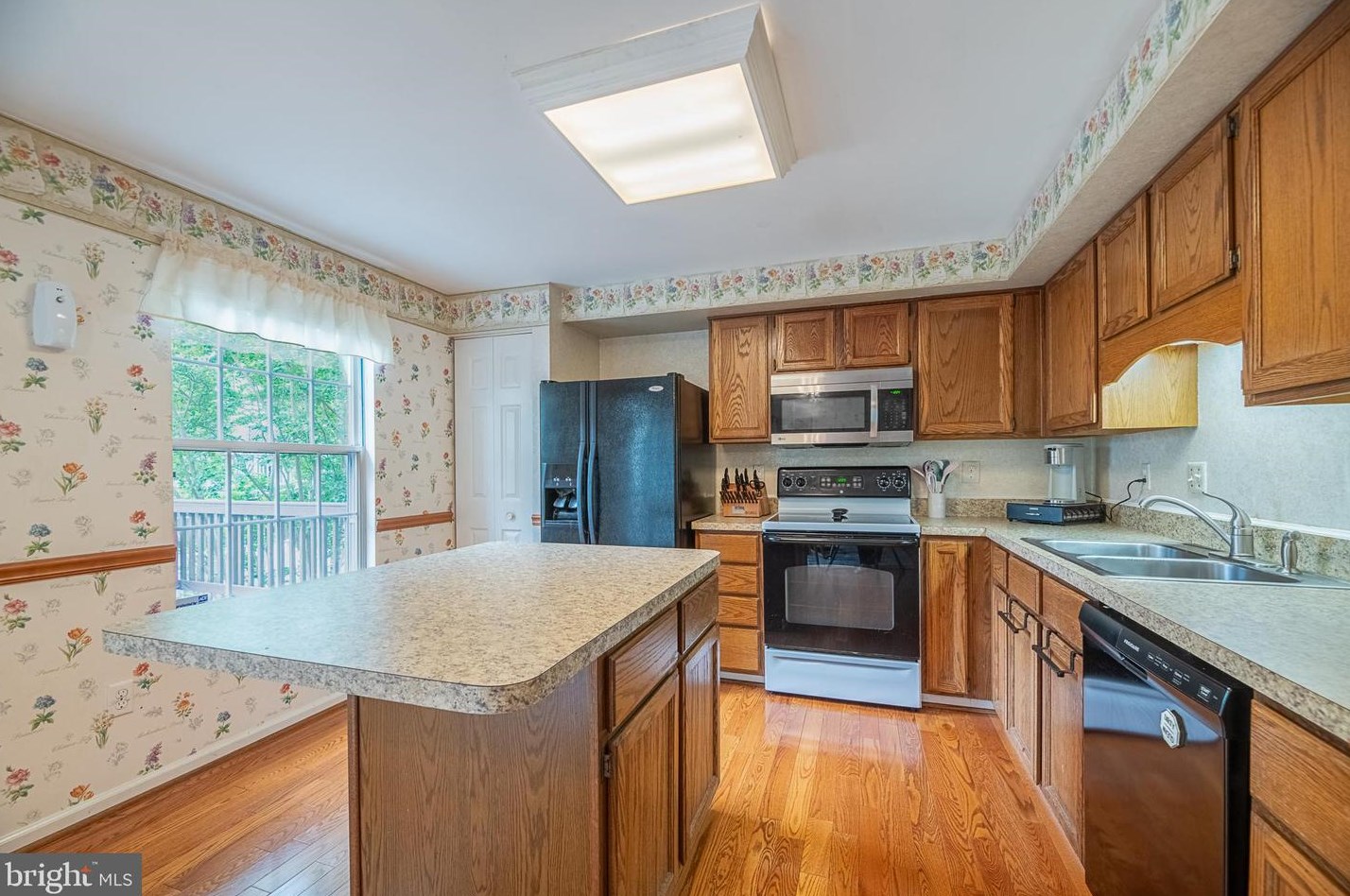 14600 Woodspring Ct, Centreville, VA 20120