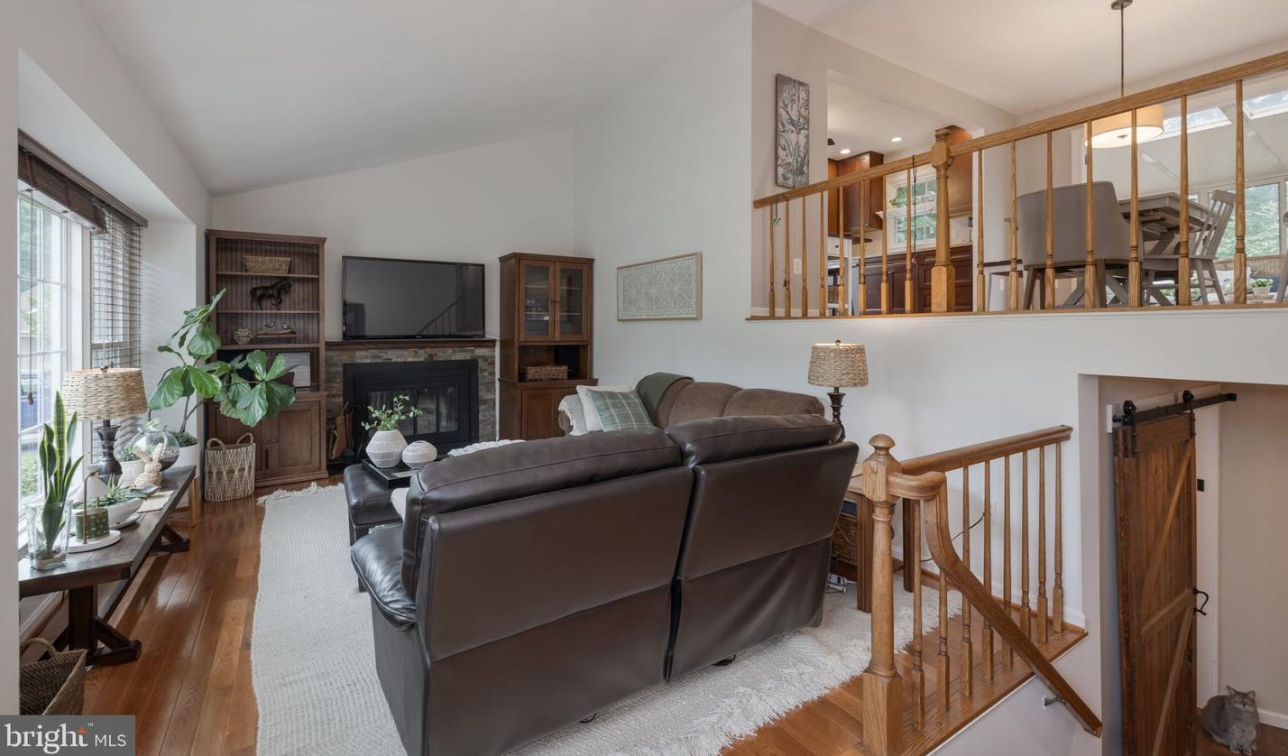 7806 Blue Jasmine Ct, Springfield, VA 22153-2128
