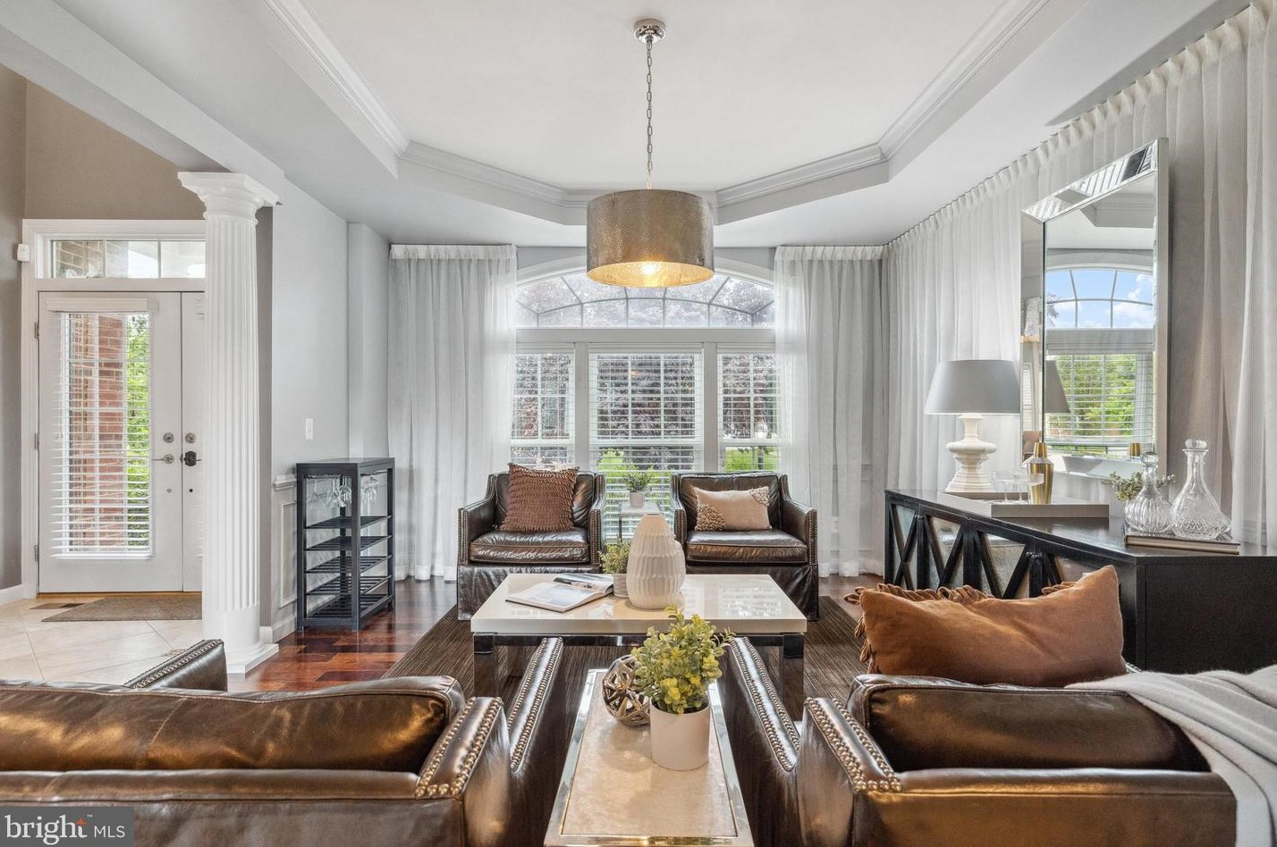 3991 Woodberry Mdw Dr, Fairfax VA  22033-2498 exterior